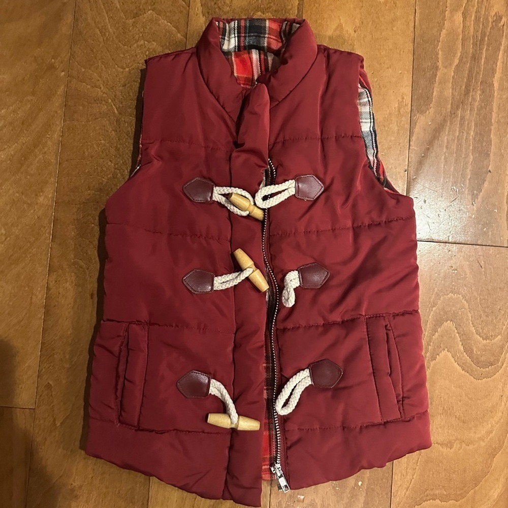 Kids Puffer Vest Quilted Toggle Zip Front Size 5 Burgundy Preppy Cottagecore